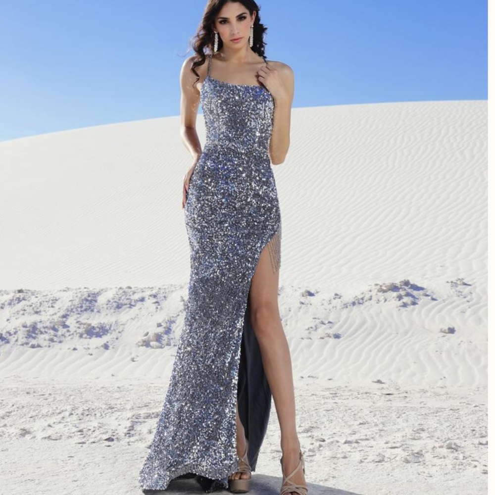 Vienna Prom Dress Size 6